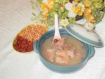 清热润肺的罗汉果西洋菜猪踭汤